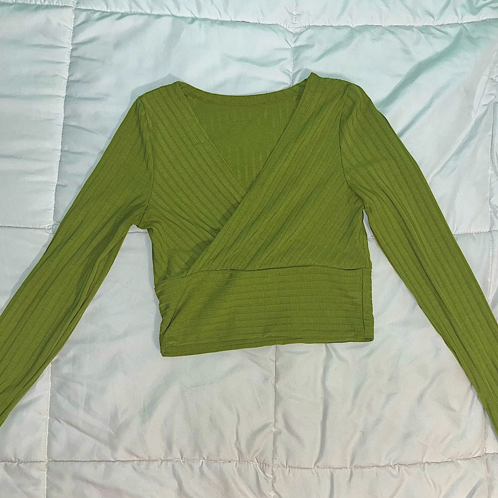 Green Long Sleeve Crop Top